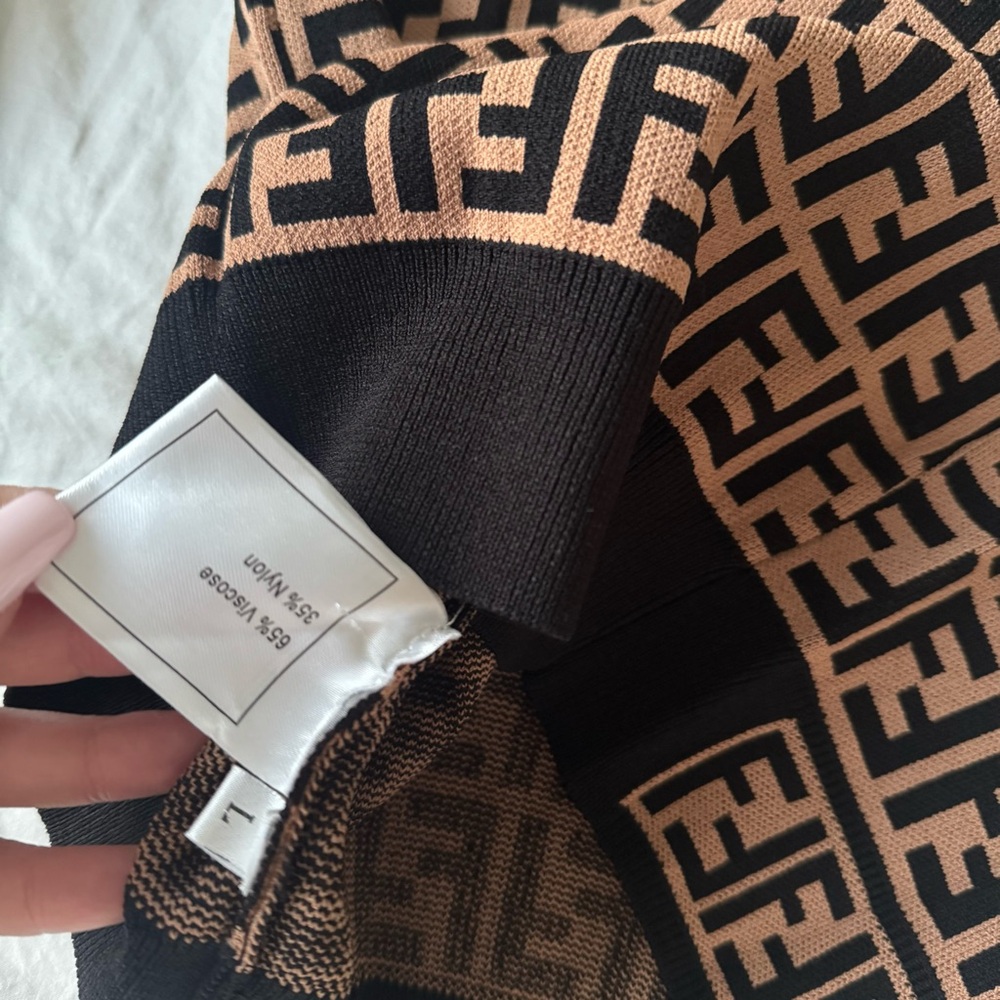 FF Logo Knit Sweater Brown & Black | Size IT 46 (US M) - Picture 4 of 4